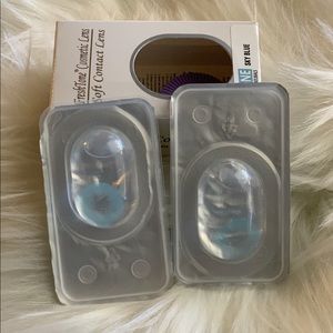 Cosmetic sky blue
